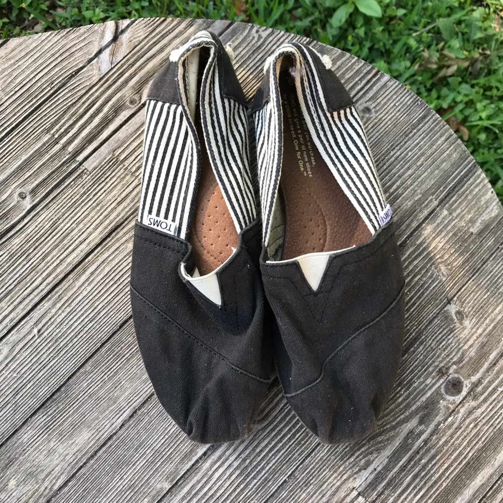 TOMS Black & Striped SZ 9W